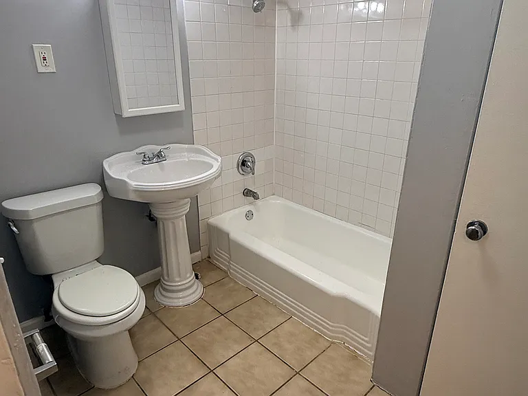 7006 S Cregier Ave — Photo 10