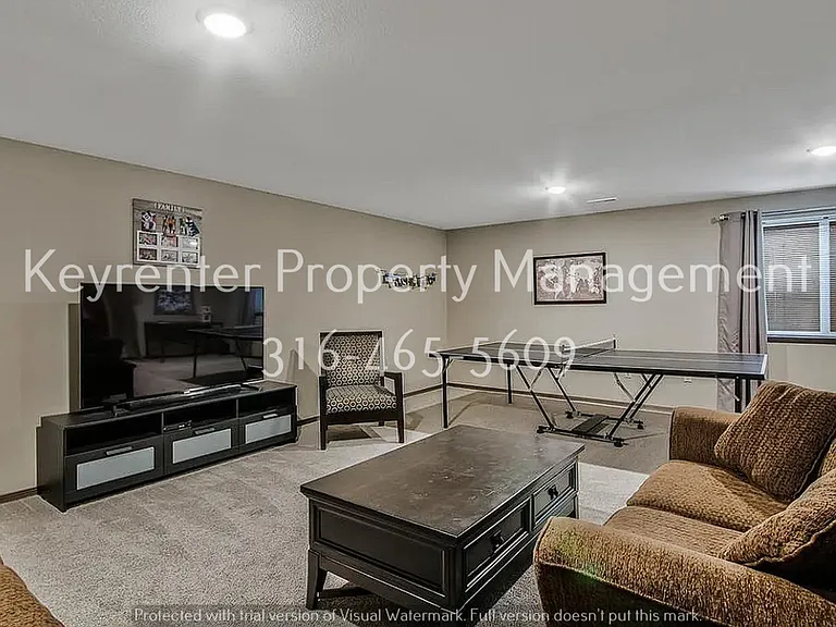 1470 N Aster St — Photo 12