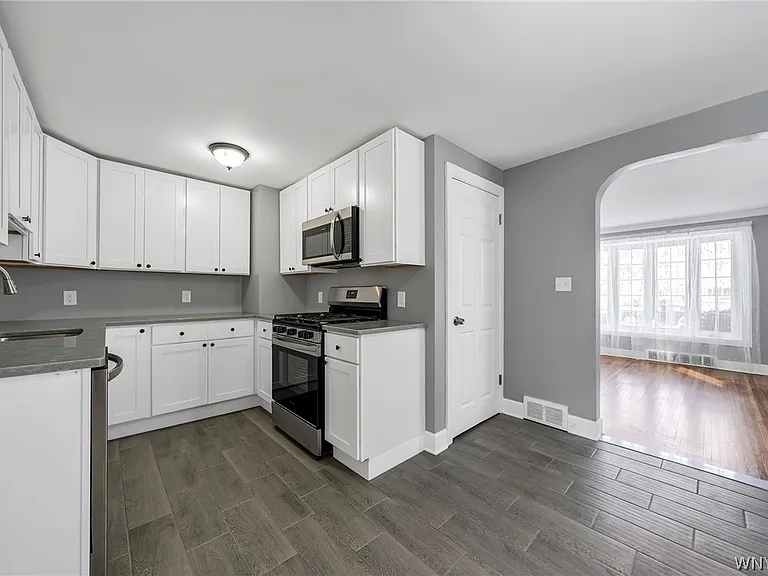 206 Wrexham Ct N — Photo 9