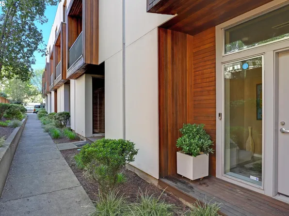 620 NE Knott St #7, Portland, OR 97212