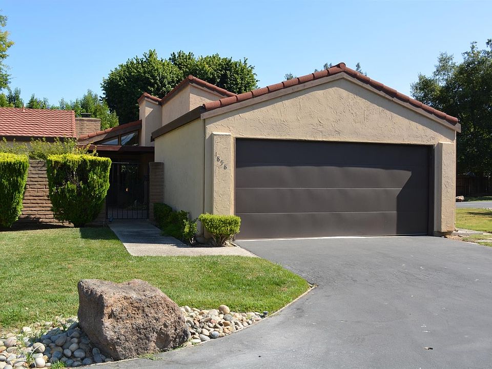 1st image of 1858 Venetian Dr