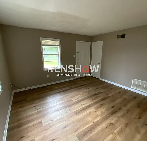 1539 Defoe Rd — Photo 3