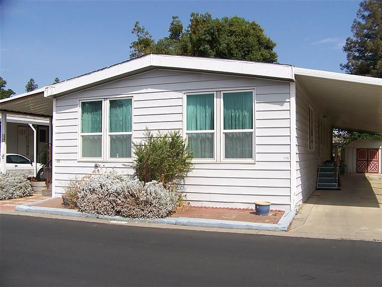 1st image of 30 Leisureville Cir