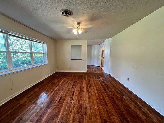 3rd image of 1113 Beachum Dr