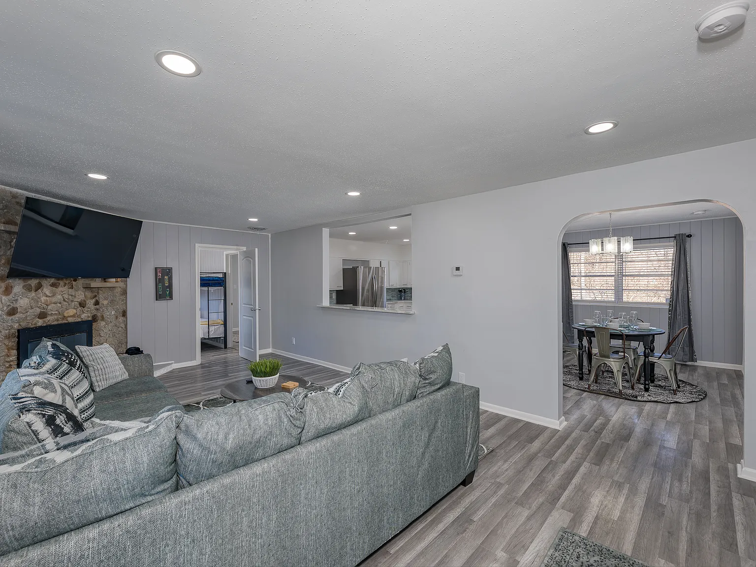 4445 Ayrshire St — Photo 4