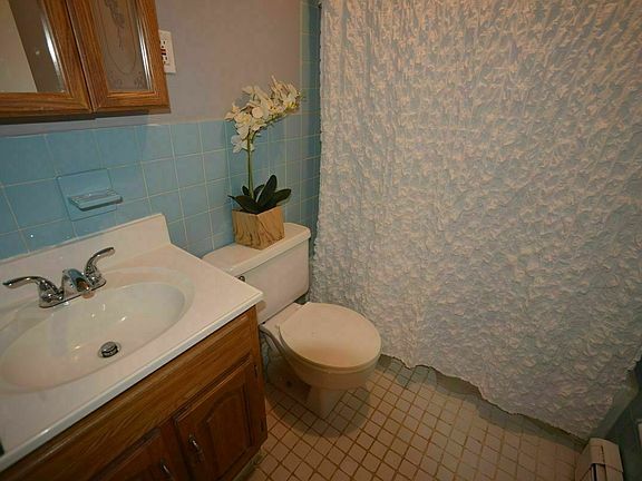 5th image of 31-18 47th St #3