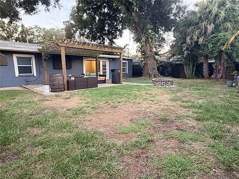 1707 W Comanche Ave — Photo 6