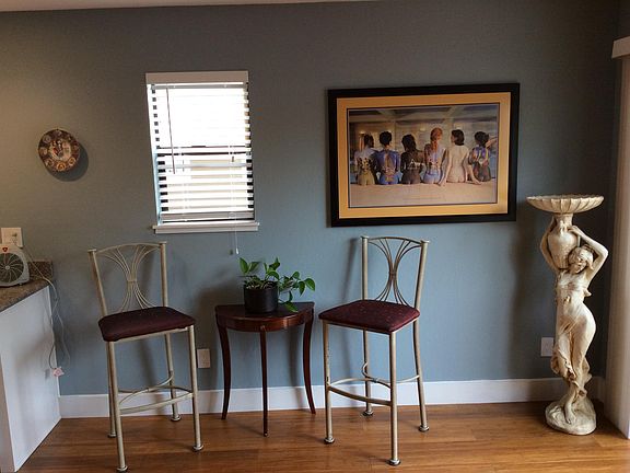 Dinning area off kitchen