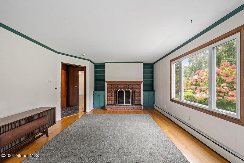 5th image of 187 Wood Dale Drive