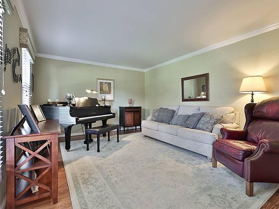5th image of 9207 Gourmet Ln