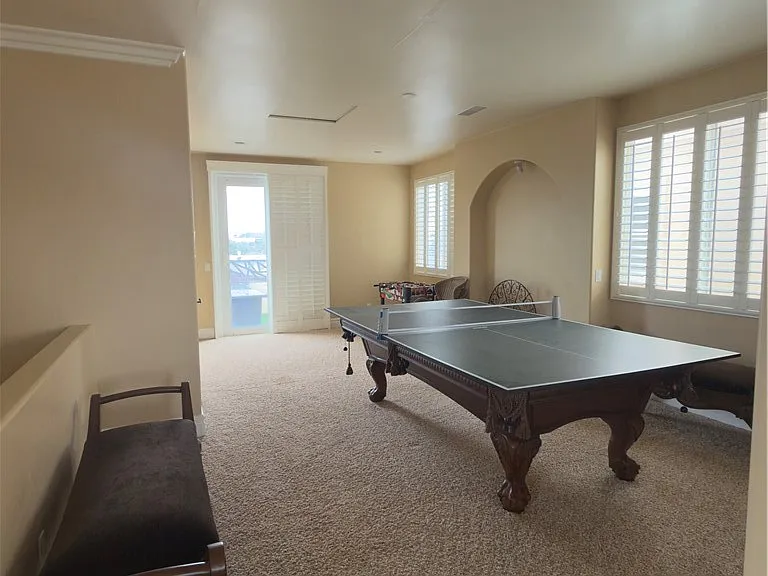 211 Chicago Ave — Photo 20