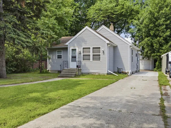 1614 5th St N, Fargo, ND 58102