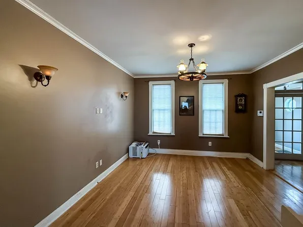 125 Poplar Street image 9 of 44