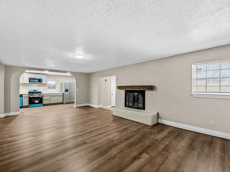 1805 NW Dearborn Ave — Photo 14