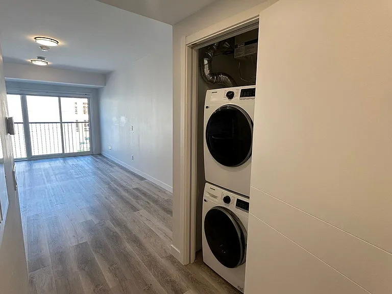 177 Armstrong St #304 — Photo 36