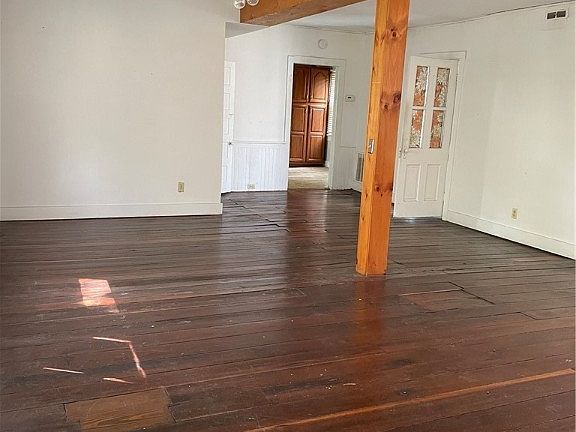 5th image of 1695 Bradford Ave