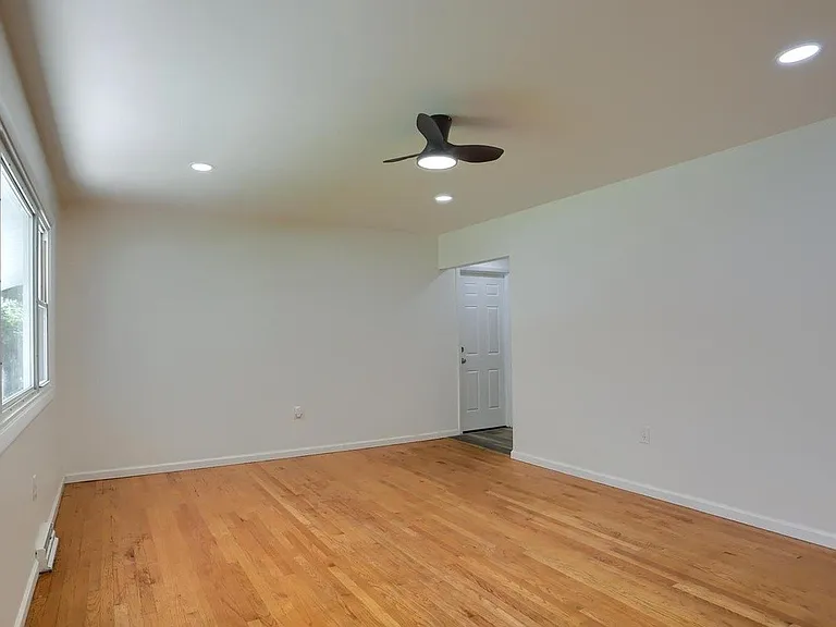 426 Linden St — Photo 5