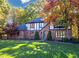 8592 Sunview Dr, Broadview Heights, OH 44147