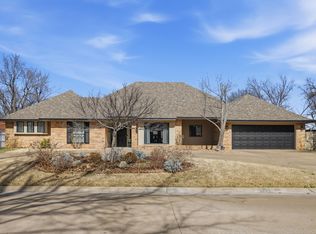 4102 Country Club Dr, Enid, OK 73703