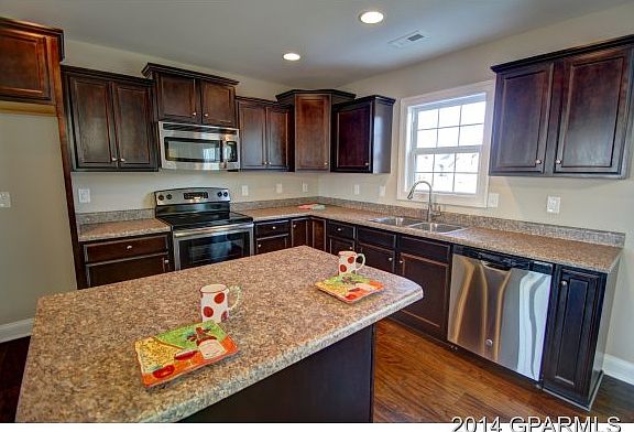 4th image of 410 Meadowlark Dr