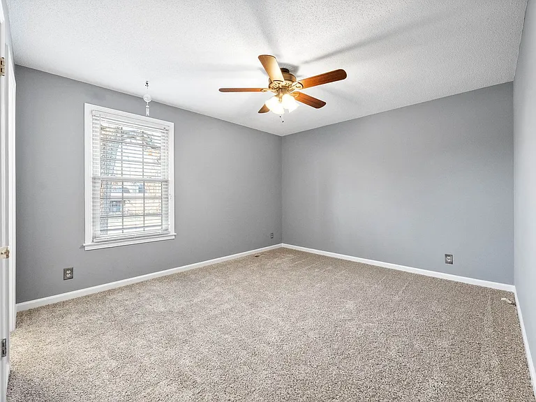 1835 Warren Dr — Photo 13