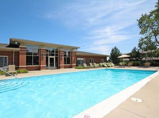 1414 Nottingham Ln #H204, Mundelein, IL 60060