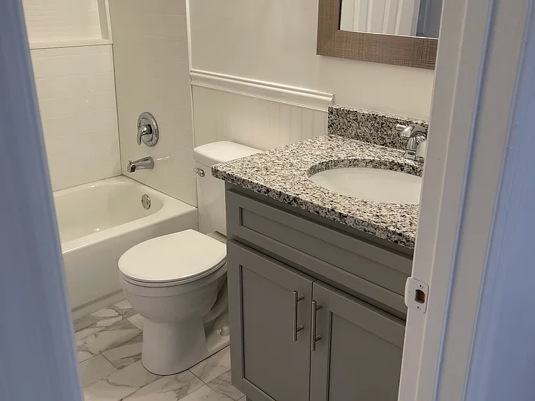 1004 Sandy Lane Dr — Photo 3