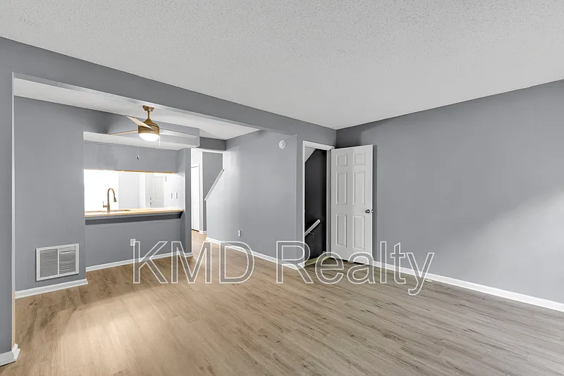 3 bed, 2.0 bath, 1331 sqft, $1,525 — Photo 4