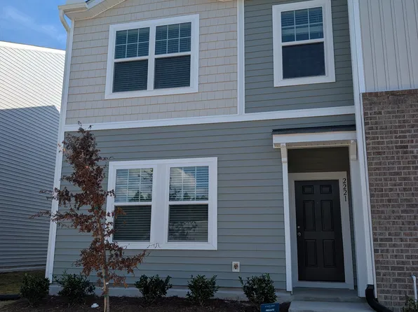 2221 Glen Crossing Dr, Durham, NC 27704