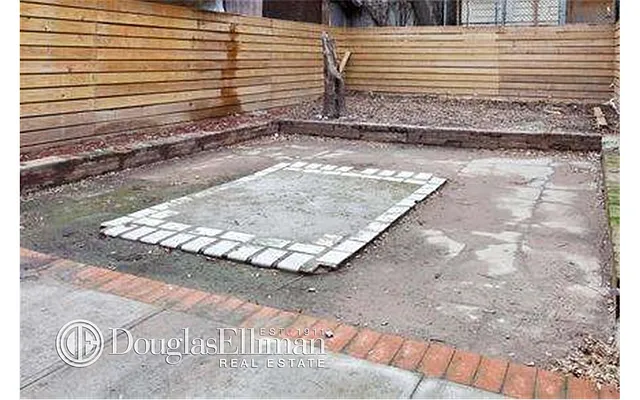 Rented by Douglas Elliman | media 11