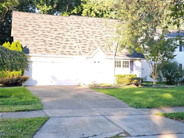 880 Derby Dr, Painesville, OH 44077