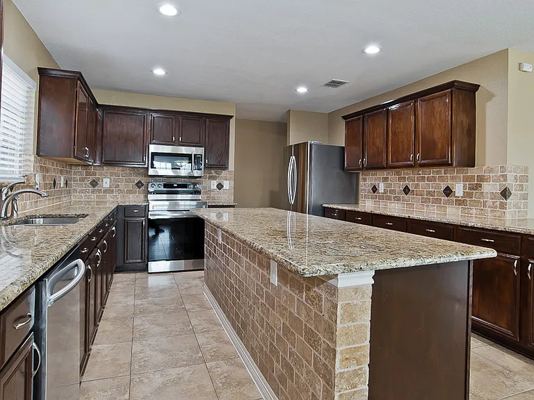 318 Kissimmee Dr — Photo 10