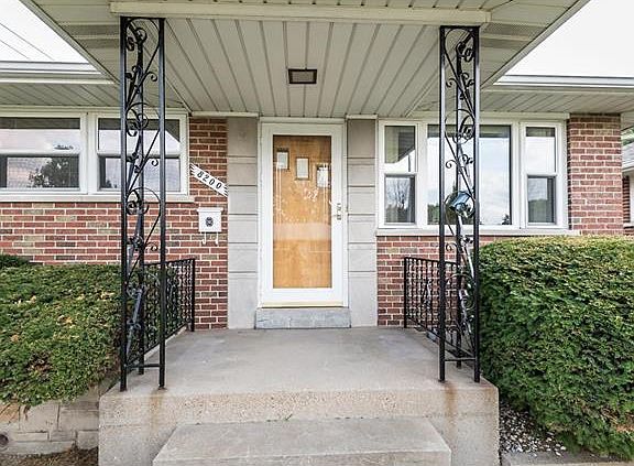 3rd image of 8200 Weimar Dr