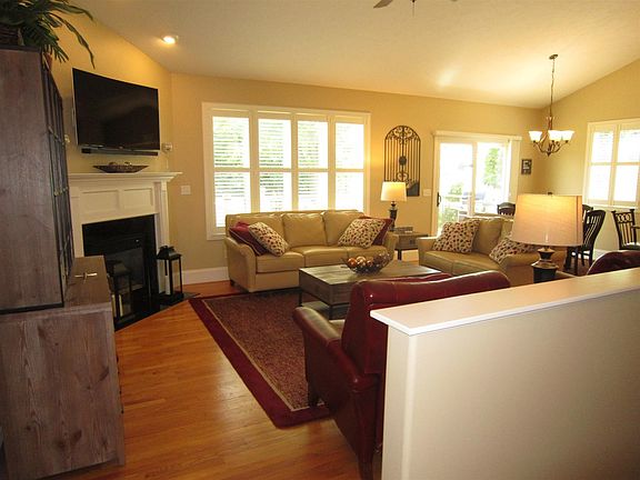 5th image of 19338 Foley Cir S