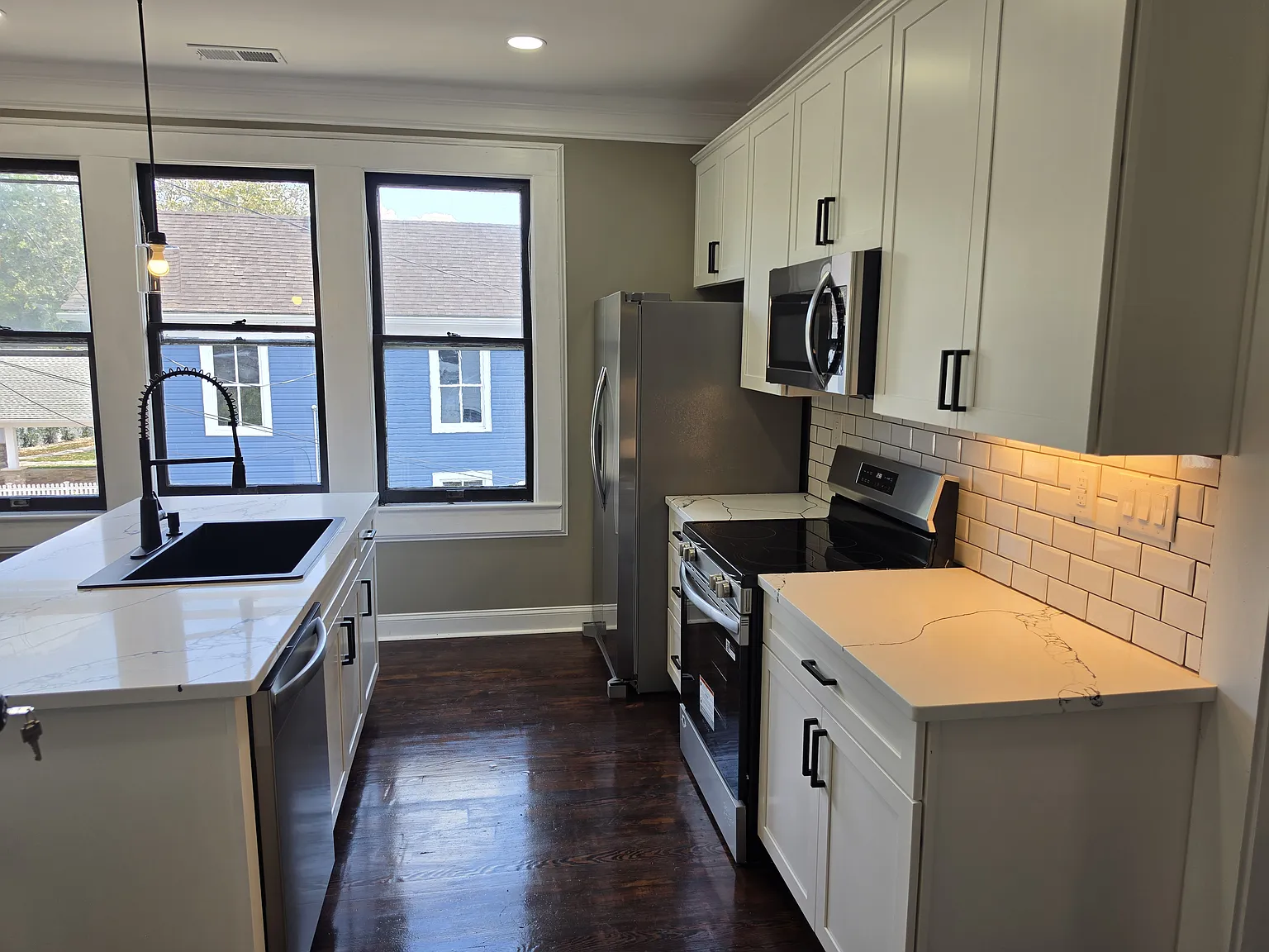 2 bed, 940 sqft, $1,695 — Photo 3
