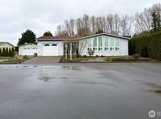 23618 N Lake Cir, Bothell, WA 98021