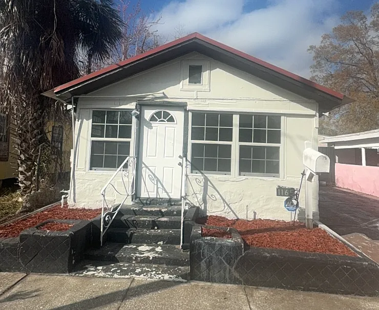 1165 W 24th St