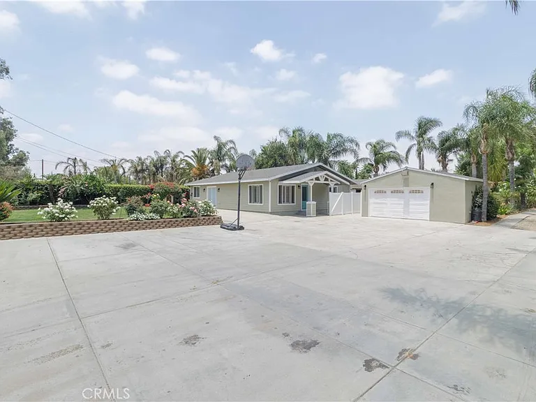 10249 Jurupa Rd — Photo 22