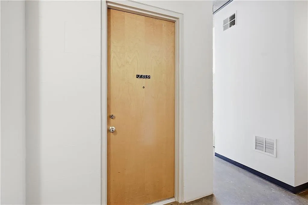 1 bed, 1.0 bath, 1332 sqft, $1,950 — Photo 3