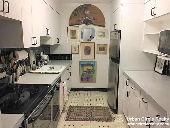 4th image of 124 Longwood Ave #2E