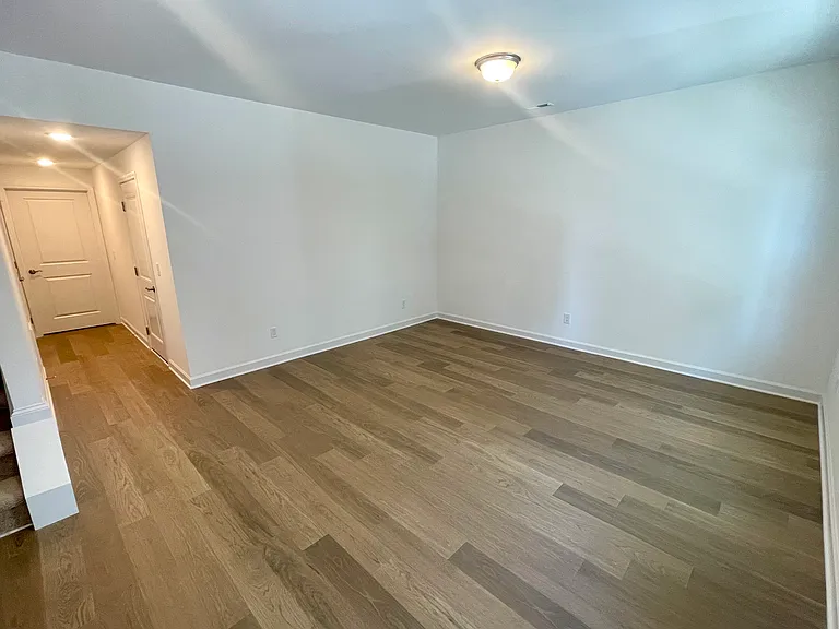 209 N Broad St — Photo 14