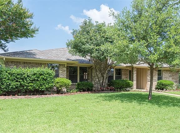 2nd image of 2109 Newcastle Cir
