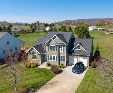 393 James River Rd, Lewisburg, WV, 24901