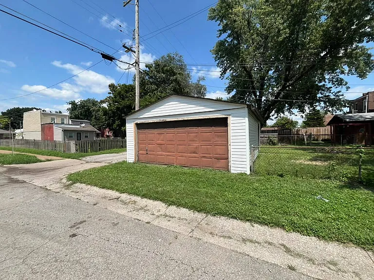 7829 Pennsylvania Ave — Photo 12