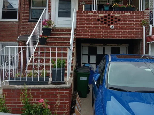 9811 Seaview Avenue image 2 of 28