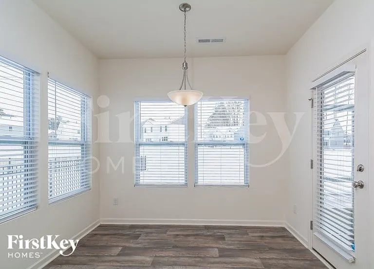 804 Atlantis St — Photo 5