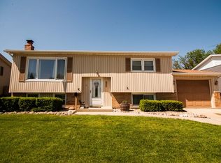 5652 Albert Dr, Oak Forest, IL 60452