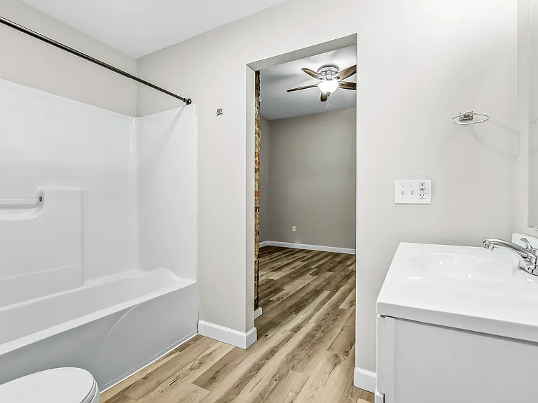 1112 E Spring St #1 — Photo 16