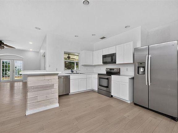 5th image of 11082 VANESSA AVENUE