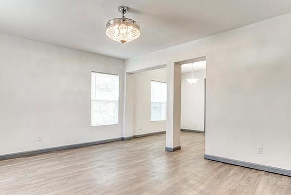3rd image of 1738 Oak Hill Cir
